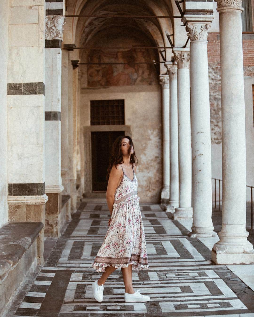 SPELLさんのインスタグラム写真 - (SPELLInstagram)「Oh Italy ❤️ @lauren.magdalena wandering a little town outside of Florence in our Maisie Strappy 🗺」3月25日 6時31分 - spell