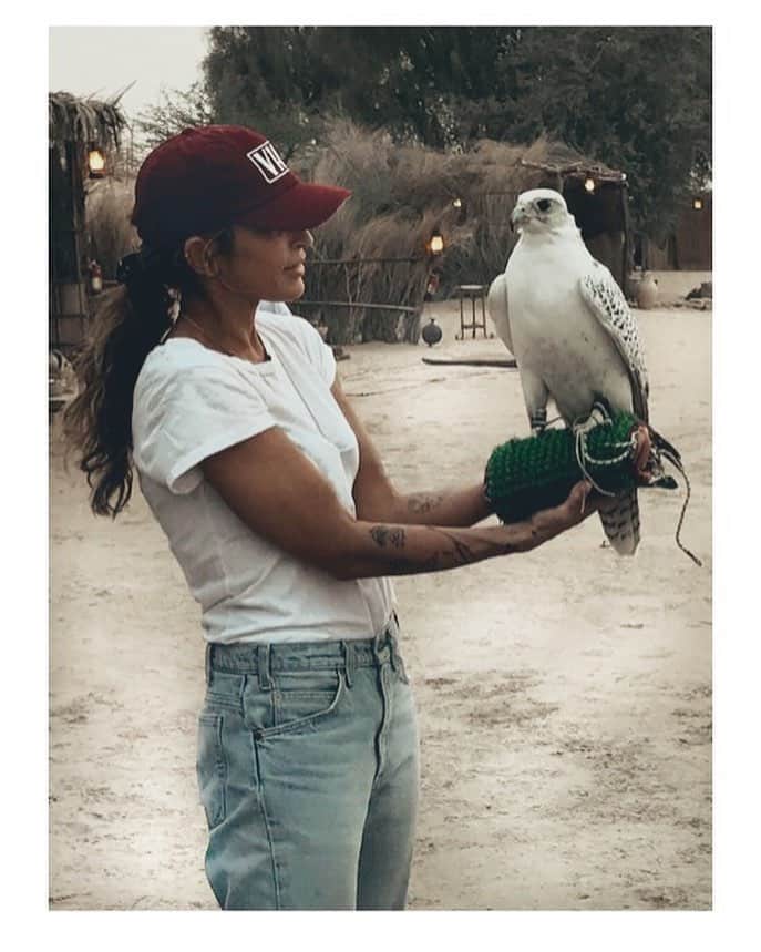 リード・モラノのインスタグラム：「new falcon, who dis?  #bothconfused #notlightasafeatherfyi」