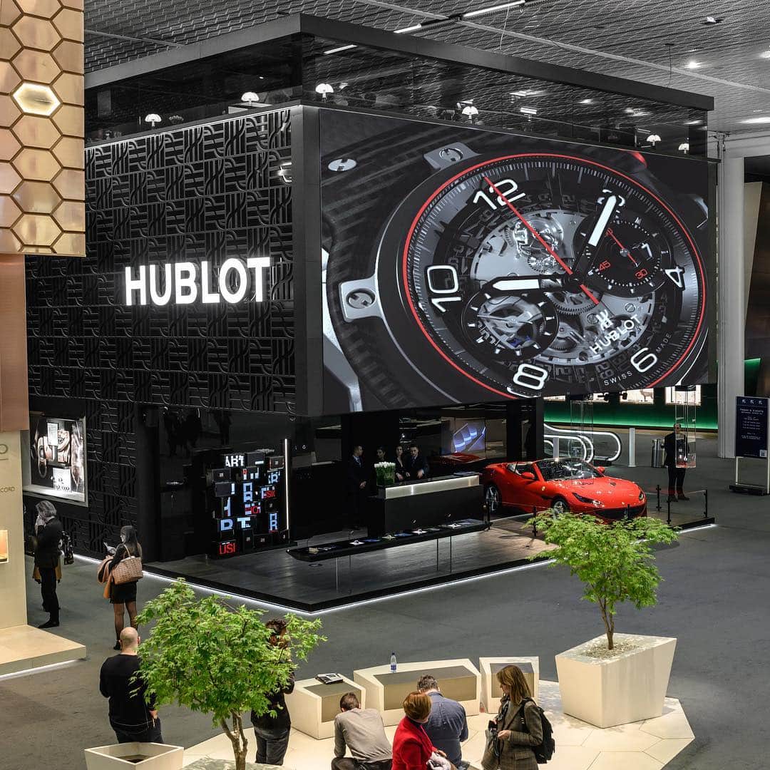 のインスタグラム：「Welcome to the #HublotBaselworld booth!」