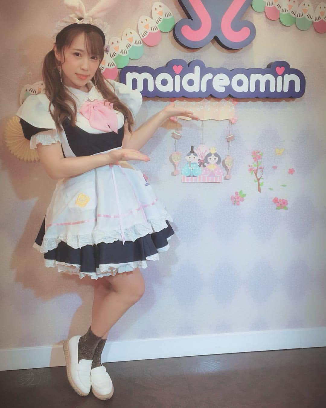 河西あみさんのインスタグラム写真 - (河西あみInstagram)「メイドカフェでこの前オフ会した時のやつ❤️ メイド喫茶は働いてたけど今までやったアルバイトで一番楽しかったなー。  もはや誰かの専属のメイドになりたい🤝  #メイドカフェ  #めいどりーみん  #maidcafe  #otaku  #japanesegirl  #jav」3月25日 1時26分 - ami_kasai_japan