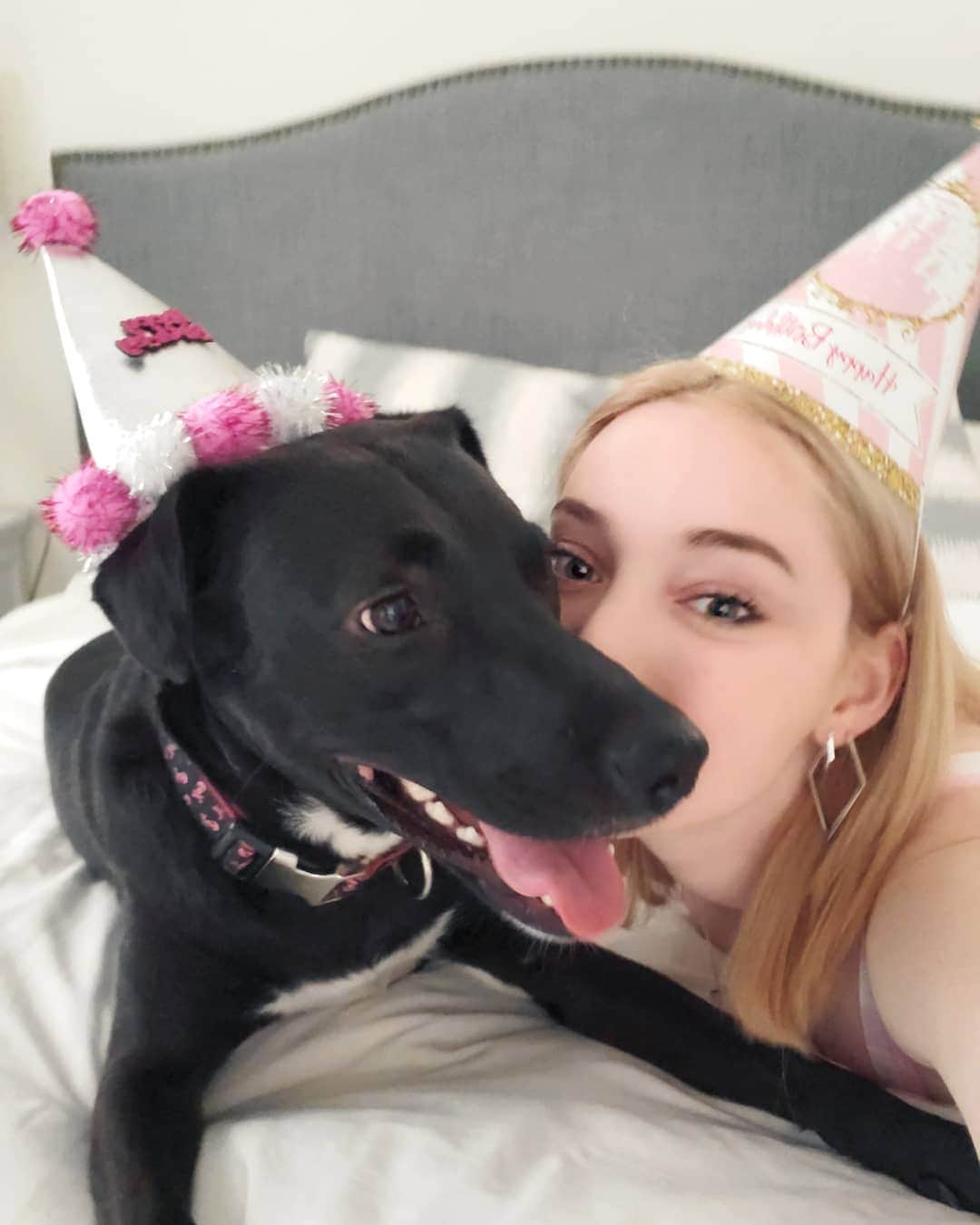 エマ・デュモンのインスタグラム：「💗🐶💗🐕💗🐶💗」