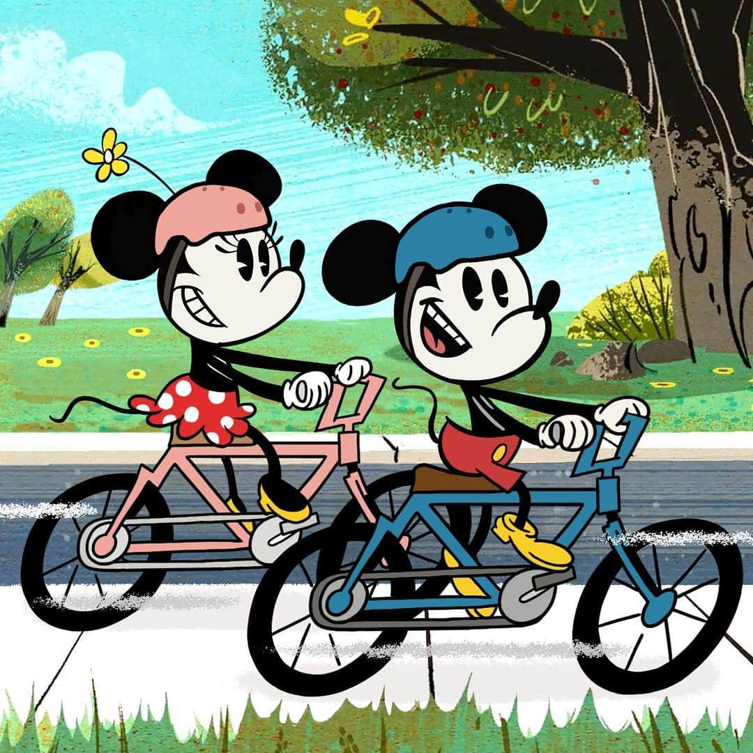 ミッキーマウスさんのインスタグラム写真 - (ミッキーマウスInstagram)「Pedals and petals! 🚲🌸 How are you gearing up for spring?」3月25日 1時47分 - mickeymouse