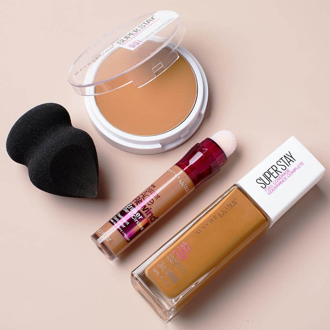 Maybelline New Yorkさんのインスタグラム写真 - (Maybelline New YorkInstagram)「The only products you need for a flawless, full coverage makeup look! Comment with an emoji and tell us which one of these is part of your beauty routine! ⬇️ ❤️ #superstayfoundation powder 🔥 instant age rewind concealer . . 💯 #superstayfoundation liquid . 🖤master blender」3月25日 2時22分 - maybelline