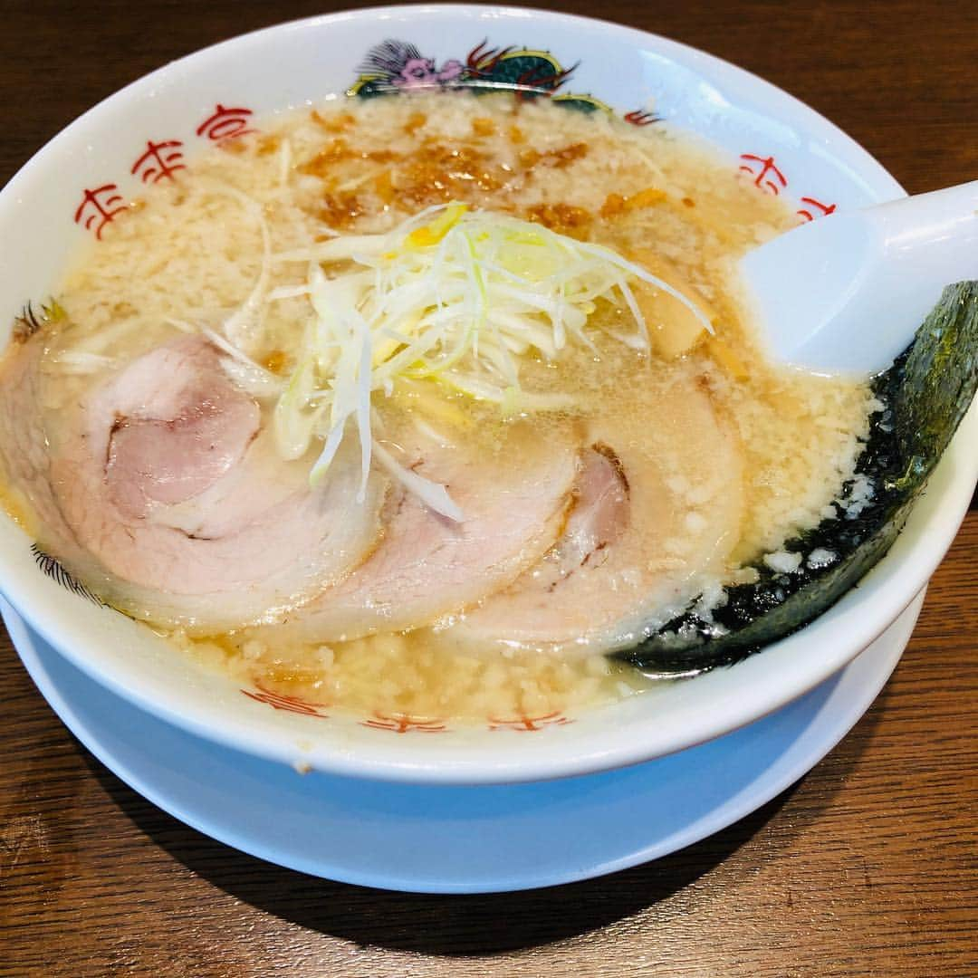 おごせ綾さんのインスタグラム写真 - (おごせ綾Instagram)「【来来亭】のラーメンを大食い女子が美味しく食べられる限界量はどこまでなのか？【検証】Limit the amount of how much to eat delicious? https://youtu.be/fOIAHHgPeE8  #来来亭 #大食い#フードファイター#検証#youtube#youtuber #ラーメン #ラーメン部 #ラーメン倶楽部 #らーめん倶楽部 #ラーメン好き #ラーメンパトロール #ラーメンインスタグラマー #麺スタグラム #麺 #中華 #スープ #スープ #味噌ラーメン #塩ラーメン #醤油ラーメン #白湯 #noodle #noodles #noodlelover #noodleporn #instanoodle #instanoodles #foodporn #food #foodstagram」3月25日 2時41分 - ogose0123