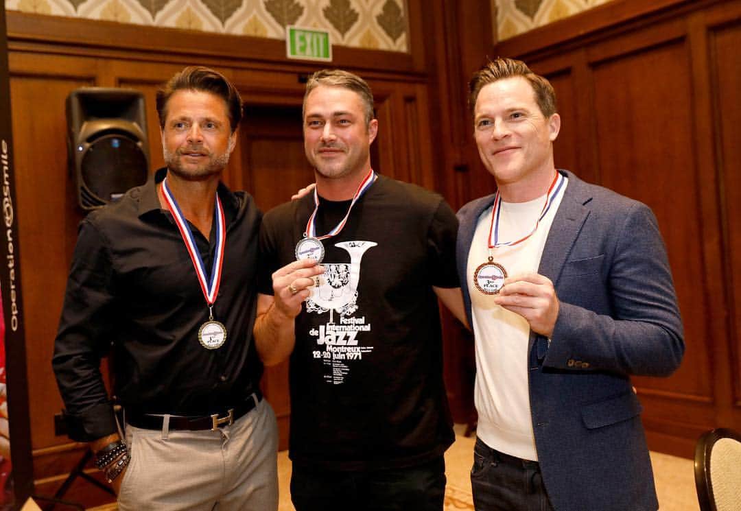 マイケル・ドイルのインスタグラム：「3rd place never felt so good next to these two. Thanks to all who supported us this weekend raising funds for @operationsmile」