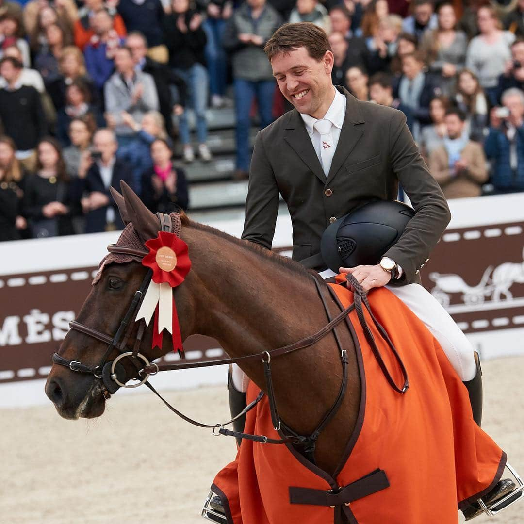 エルメスさんのインスタグラム写真 - (エルメスInstagram)「Twice in a row, Simon Delestre and Hermès Ryan win the Grand Prix Hermès CSI5* class 10  #SautHermes」3月25日 2時51分 - hermes