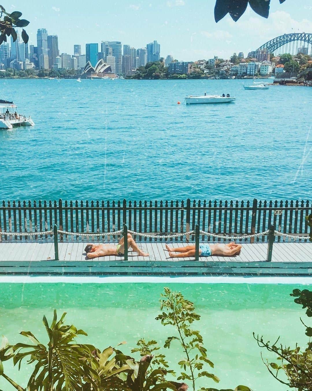 Australiaさんのインスタグラム写真 - (AustraliaInstagram)「@sydney really has the whole ‘best of both worlds’ thing figured out! @fromsydneywithlovexx enjoyed a scenic relaxation session by the pool (AND the ocean!) at #MaccallumPool, which is located in the northern #Sydney suburb of #CremornePoint. This unique spot has ridiculously good views of #SydneyHarbour, and is filled with water directly from the harbour, so you can safely splash about without having to brave the currents. TIP: Catch the ferry over from Circular Quay in the city, and grab a bite to eat at @cremornepointcoffee at the ferry wharf before heading in.  #seeaustralia #newsouthwales #ilovesydney #sydneylocal #travel」3月25日 3時00分 - australia