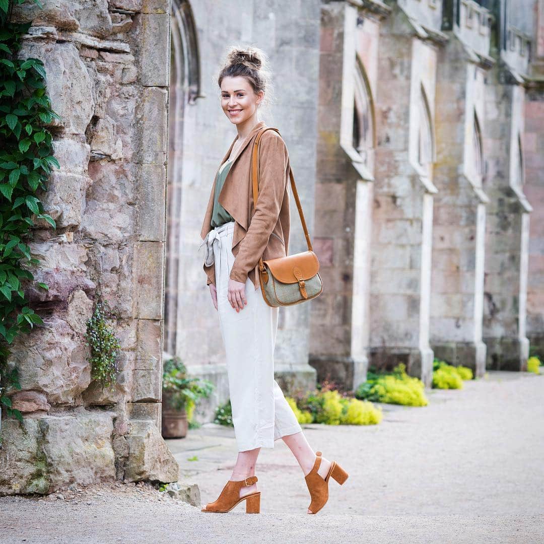 のインスタグラム：「#british made #saddlebag in Border #tweed available now for #mothersday use code MUM19 at checkout for 10% #madeinengland #handcrafted #womensfashion #fashionblogger」