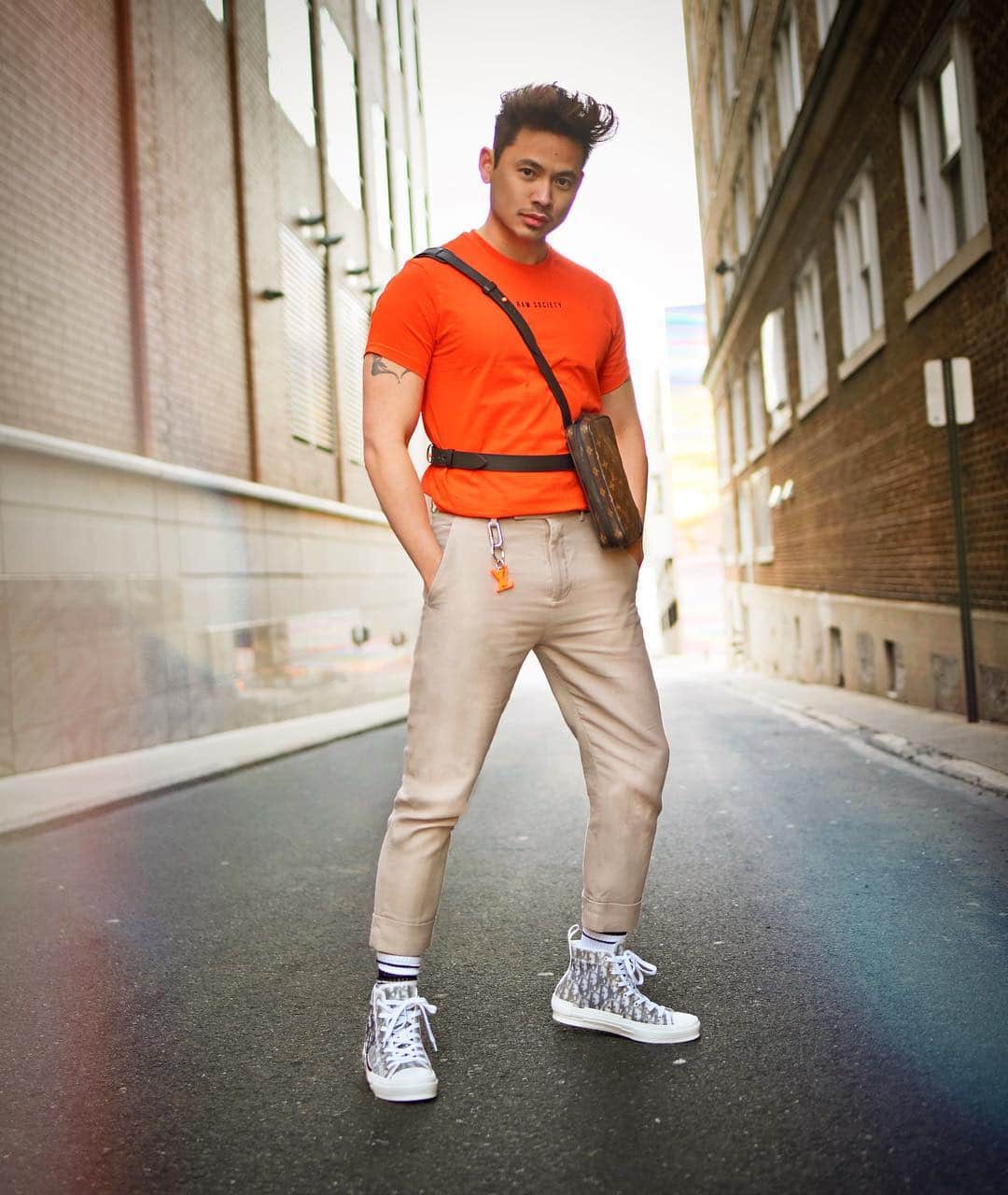 STYLE4GUYSのインスタグラム：「Love the Bold Signature Orange T-Shirt from @Rawsociety_ 💥 #RawSociety.  _ 👉@Rawsociety_🔥 designed to give you the perfect fit and ultimate comfort with soft touch Fabric from UK 🇬🇧. Available: ➡️ www.RawSociety.co.uk FREE UK Delivery | 🌎 Worldwide Shipping」