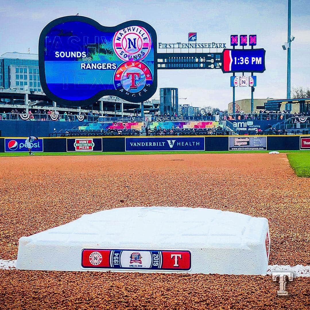 テキサス・レンジャーズさんのインスタグラム写真 - (テキサス・レンジャーズInstagram)「Greetings from the Music City. 🎸⚾️」3月25日 3時47分 - rangers