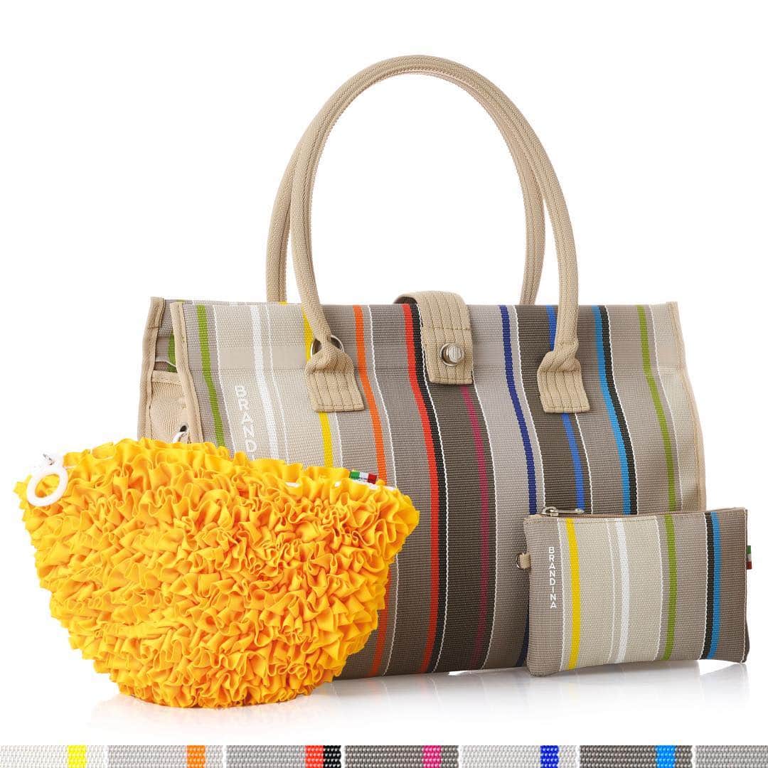 のインスタグラム：「MURANO, il nuovo colore Brandina ispirato alla colorata isola di Venezia.  Disponibile esclusivamente nelle botteghe Brandina e online.  #brandinatheoriginal #brandina #calaluna #colors #stripes #blue #fashiongirl #shoppingonline #spring2019 #bagoftheday #shoppingtime #shoppingbag #murano #fashionblogger #fashionitaly #color #bag #bags #photooftheday」