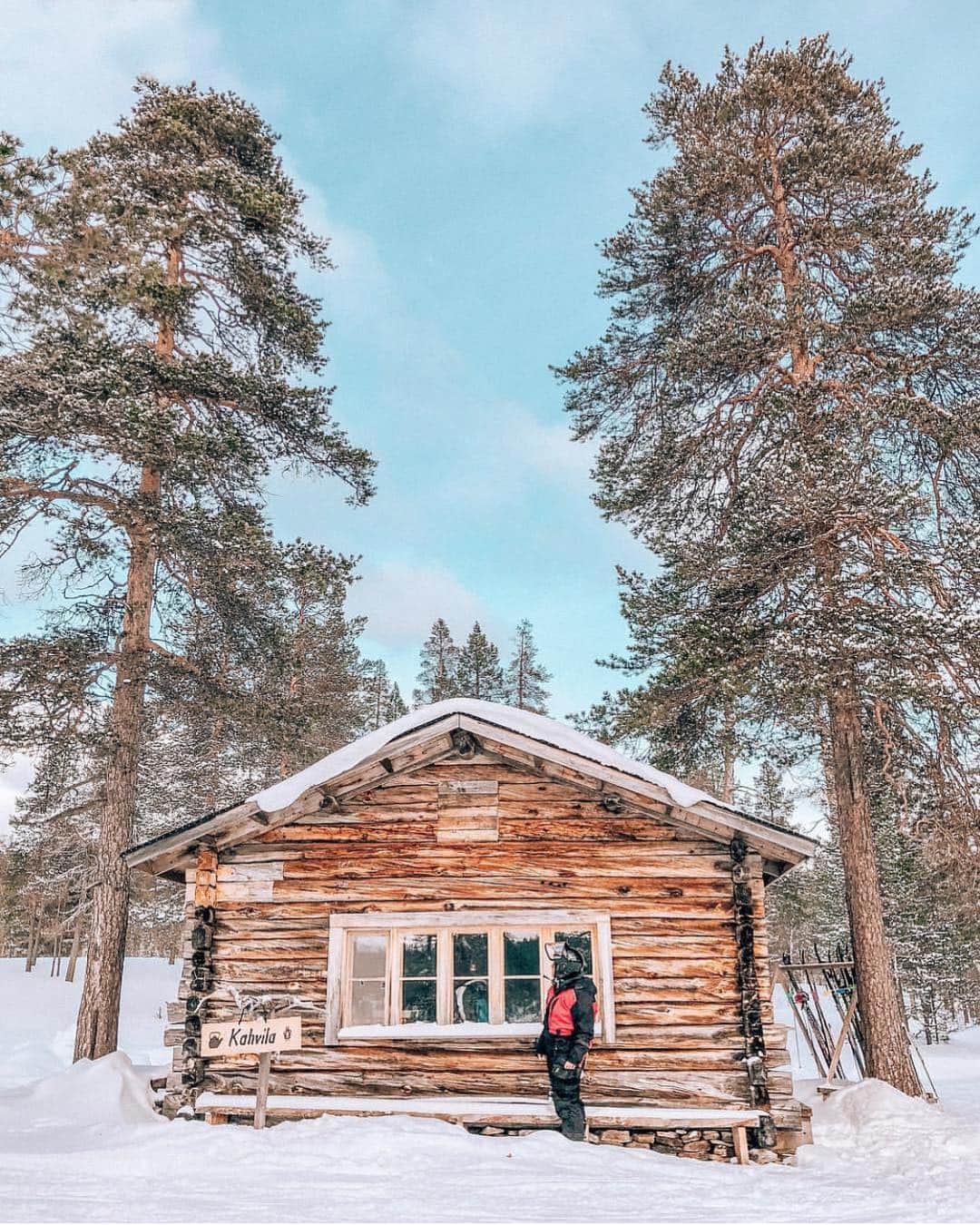 フィンランド政府観光局さんのインスタグラム写真 - (フィンランド政府観光局Instagram)「美しい景色に囲まれた場所に行くと、つい何枚も写真を撮ってしまいますね。📸この写真をラップランドで撮った @skaliontheway さん。ラップランドの写真はたくさんあるそうです😊  @skaliontheway Kiitos！」3月25日 3時57分 - visitfinlandjapan