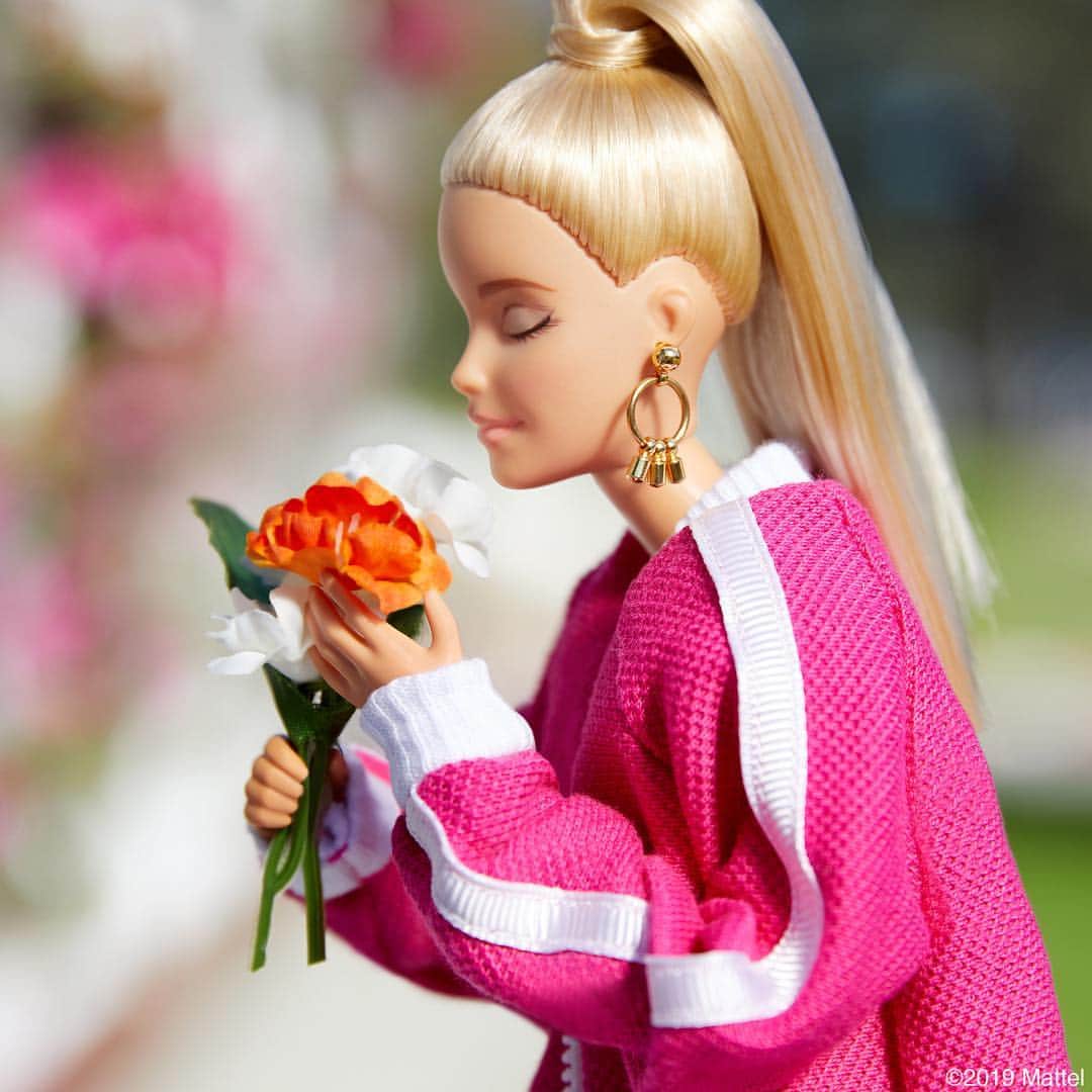バービーさんのインスタグラム写真 - (バービーInstagram)「Finally feels like Spring, so take it all in! 💐 #barbie #barbiestyle」3月25日 4時06分 - barbiestyle