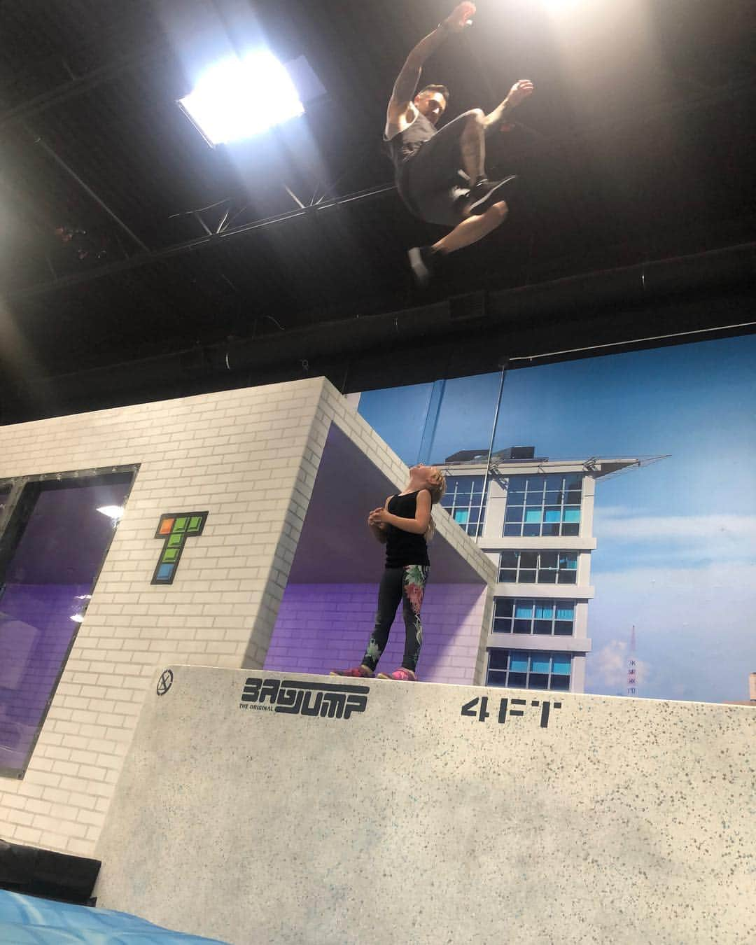 ケアリー・ハートさんのインスタグラム写真 - (ケアリー・ハートInstagram)「So much fun today @tmpstacademy @tempestfreerunning with Willz!!!! First time at a facility  like that before. Such a blast!!! Thanks @remibakkar for bringing us to this awesome spot.」3月25日 4時23分 - hartluck