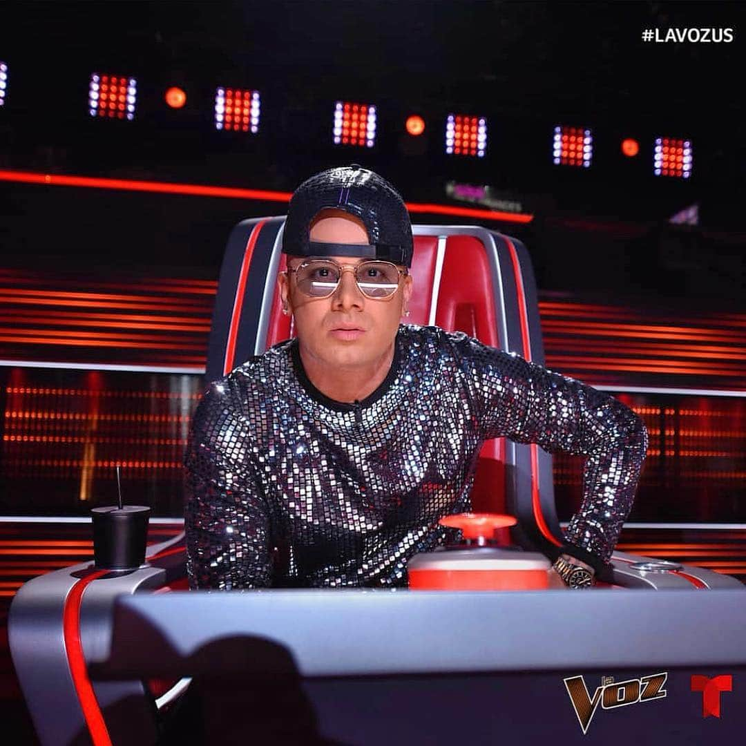 ウィジンさんのインスタグラム写真 - (ウィジンInstagram)「Estoy listo para #lasbatallas @lavozus no se lo pierdan en solo horas #teamwisin🔥🔥🔥 @telemundo」3月25日 4時34分 - wisin