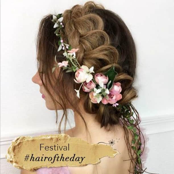 CosmoProf Beautyさんのインスタグラム写真 - (CosmoProf BeautyInstagram)「#Coachella kicks-off this Friday, so embrace that inner flower child and show us your best Festival Hairstyle for a chance to be featured as our #hairoftheday --- 👇 Rules Below!👇 1️⃣Tag your photo #FestivalHOTD #cosmoprofbeauty #licensedtocreate 2️⃣Post a photo of your hairstyle against an uncluttered background 3️⃣Mention any products used to color or style the hair --- #repost Hair by @lalasupdos #festivalhair #festivalhairstyle #coachellahair」4月8日 23時00分 - cosmoprofbeauty
