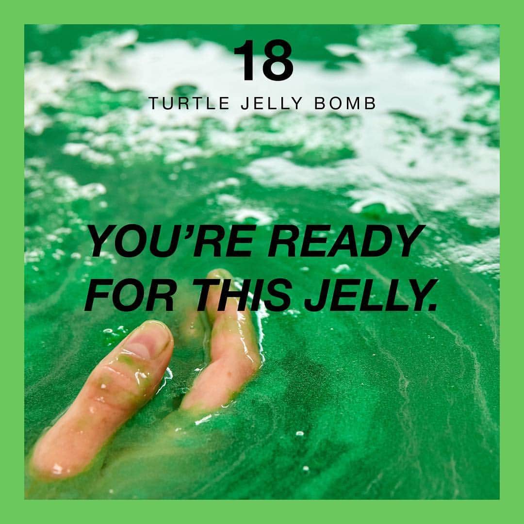 LUSH Cosmeticsさんのインスタグラム写真 - (LUSH CosmeticsInstagram)「Jelly so good, we know you're ready. Turtle Jelly Bomb has the gorgeous grounding scent of Geo Phyzz with oodles of skin-softening sodium alginate and cleansing hand harvested sea salt. Bliss. 💚🐢 #WeTheBathers」4月8日 23時02分 - lushcosmetics