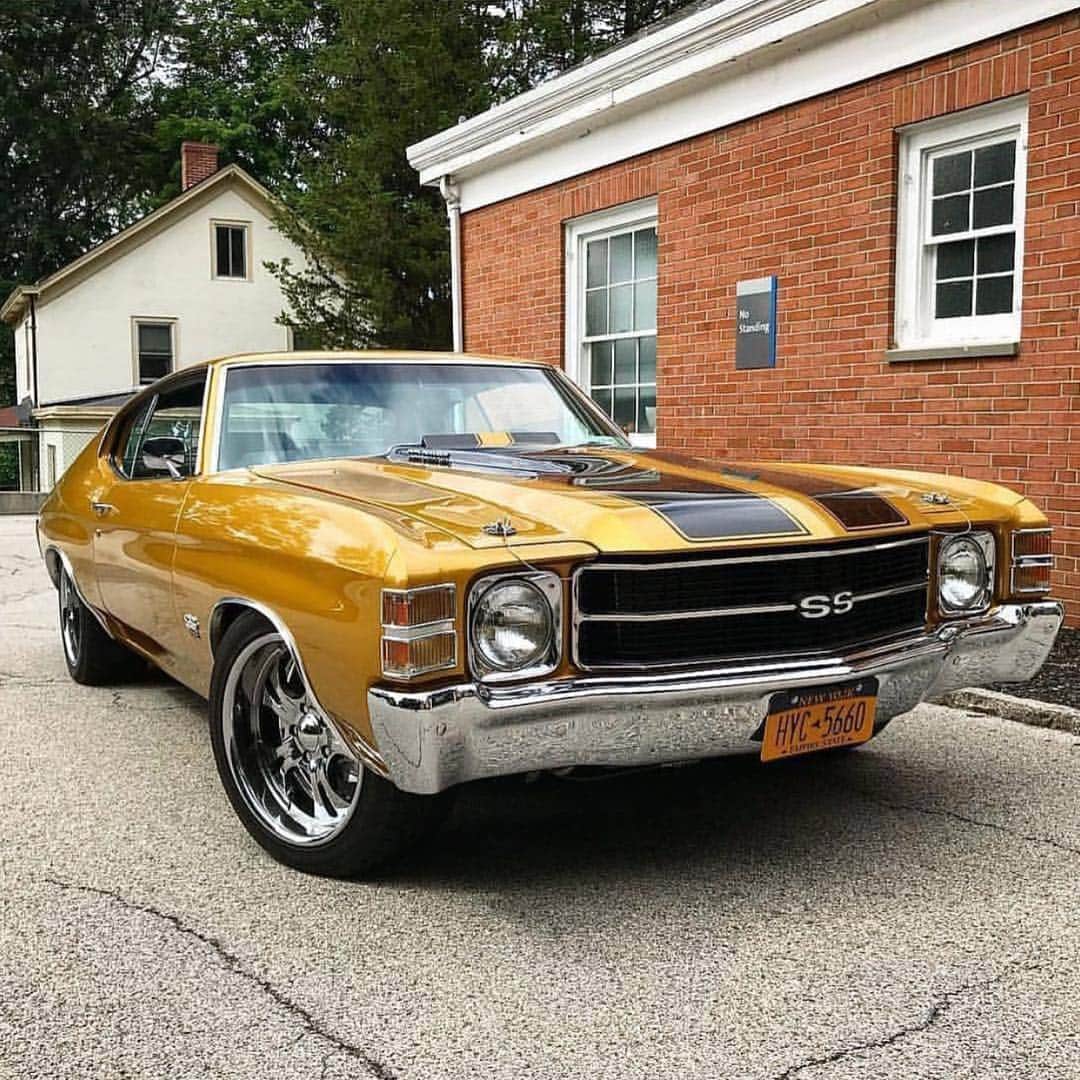 ファンクマスター・フレックスのインスタグラム：「My #71chevelle #ss502 !!!! Lou/Valanca built 15yrs ago!!! Sold it back then and bought it back a year ago! @groundupss396 provided many parts!!!」