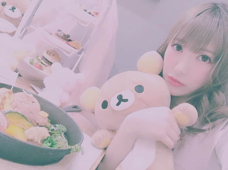 小峰みこさんのインスタグラム写真 - (小峰みこInstagram)「🧸🍽♥️ . #リラックマ #コリラックマ #チャイロイコグマ #ジェラートピケ #コラボカフェ #カフェ巡り #ぬいぐるみ #萌え #rirakkuma #korirakkuma #rirakkumacafe #gelatopique #轻松熊 #mico #みこっくま #みこ」4月8日 23時14分 - mico_19911201