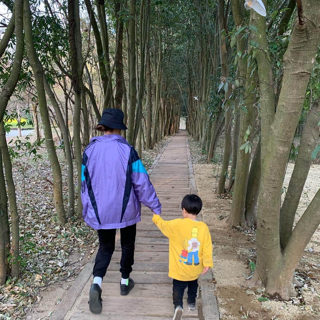 新原愛加のインスタグラム：「💛  #カンタ成長記録 #3歳男の子 #男の子 #男の子ママ #boys #boysmom #아들스타그램 #아들 #아들맘」