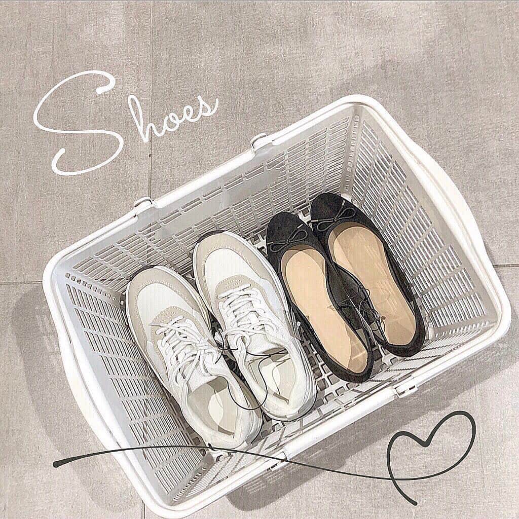 SUCLEさんのインスタグラム写真 - (SUCLEInstagram)「#足元くら部﻿ GUのダッドシューズとバレエシューズ👟﻿ ﻿ 普段コーデからデートコーデまでカバーできそうですよね💭﻿ ﻿ プチプラなのも魅力的👀﻿ ﻿ ぜひチェックしてみてください！﻿ ﻿ photo by @__sugar.3 ﻿ Sucle のBASEでも、Sucleオリジナルの巾着ポーチを販売中なのでぜひチェックをお願いします🤟﻿ ﻿﻿﻿ 詳細はプロフィールのURLかストーリーズのURLからジャンプできるので、ぜひチェックしてみてください！﻿ ﻿ @sucle_ では紹介する写真を募集中👧🏻﻿﻿ ﻿﻿﻿﻿﻿ ﻿﻿﻿﻿﻿﻿﻿﻿﻿﻿﻿﻿﻿ タグ付けやハッシュタグをつけてくれた投稿からもピックアップした写真をリポストしています！﻿﻿﻿﻿﻿﻿﻿﻿﻿﻿﻿﻿﻿﻿ #sucle をつける か このアカウントをタグ付けして投稿してね📸﻿﻿﻿﻿﻿﻿﻿﻿﻿﻿﻿﻿﻿﻿ ﻿ ﻿ #GU #ジーユーコーデ  #GUコーデ #プチプラコーデ  #靴 #足元倶楽部 #足元コーデ  #かわいい #ジーユー  #ダッドシューズ  #置き画くらぶ #バレエシューズ #置き画 #置き画倶楽部﻿ #インスタ映え #シュクレ #フォトジェニック #ファッション #お洒落 #かわいい #置き画くら部 #おしゃれさんと繋がりたい #おしゃれ #お洒落さんと繋がりたい #可愛い #ootd #おきがくらぶ﻿﻿ ﻿」4月8日 23時13分 - sucle_