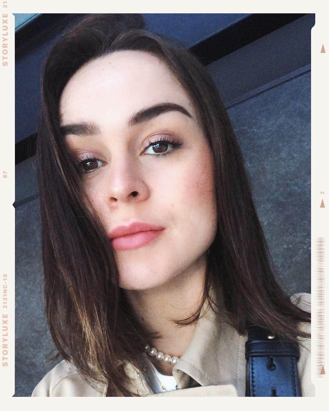 のインスタグラム：「I’m feeling the short hair 😌」