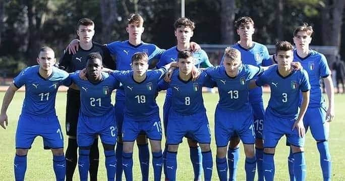 サッカーイタリア代表さんのインスタグラム写真 - (サッカーイタリア代表Instagram)「#Under16🇮🇹 In Slovenia un pari amaro nell’ultimo match contro il Perù . I padroni di casa si aggiudicano il Torneo Uefa. Gli #Azzurrini in svantaggio nel primo tempo pareggiano nel recupero, dopo aver preso tre pali e sbagliato un rigore . . #VivoAzzurro」4月8日 23時13分 - azzurri