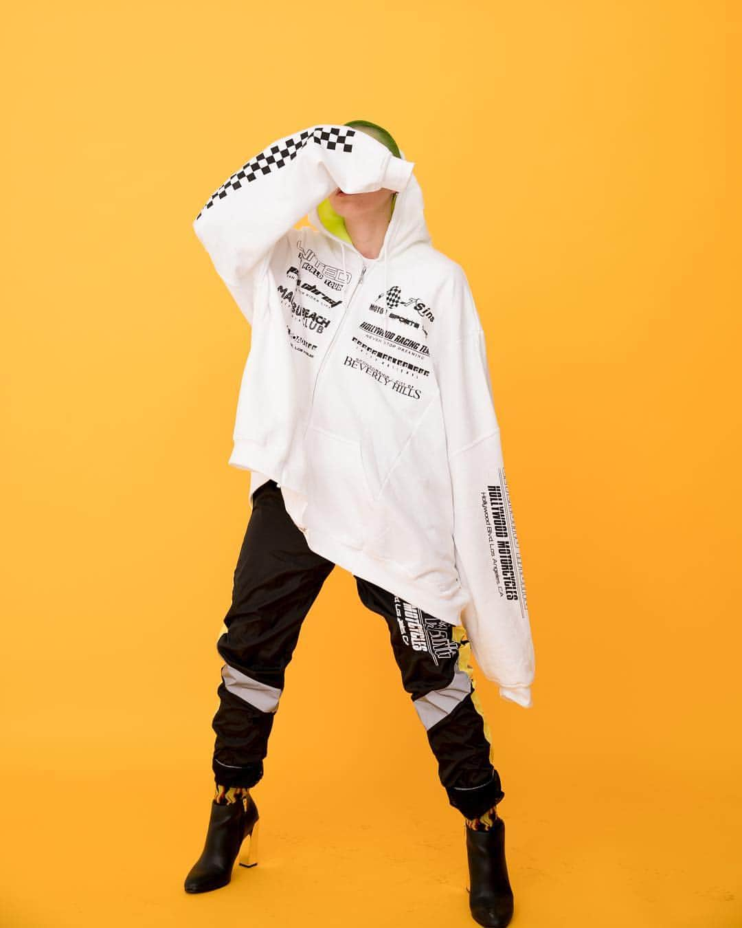 植野堀誠さんのインスタグラム写真 - (植野堀誠Instagram)「@sevensins_hollywood #racingcollection fake sponsors printed big hoodie white. #limited30」4月8日 23時26分 - makotouenobori