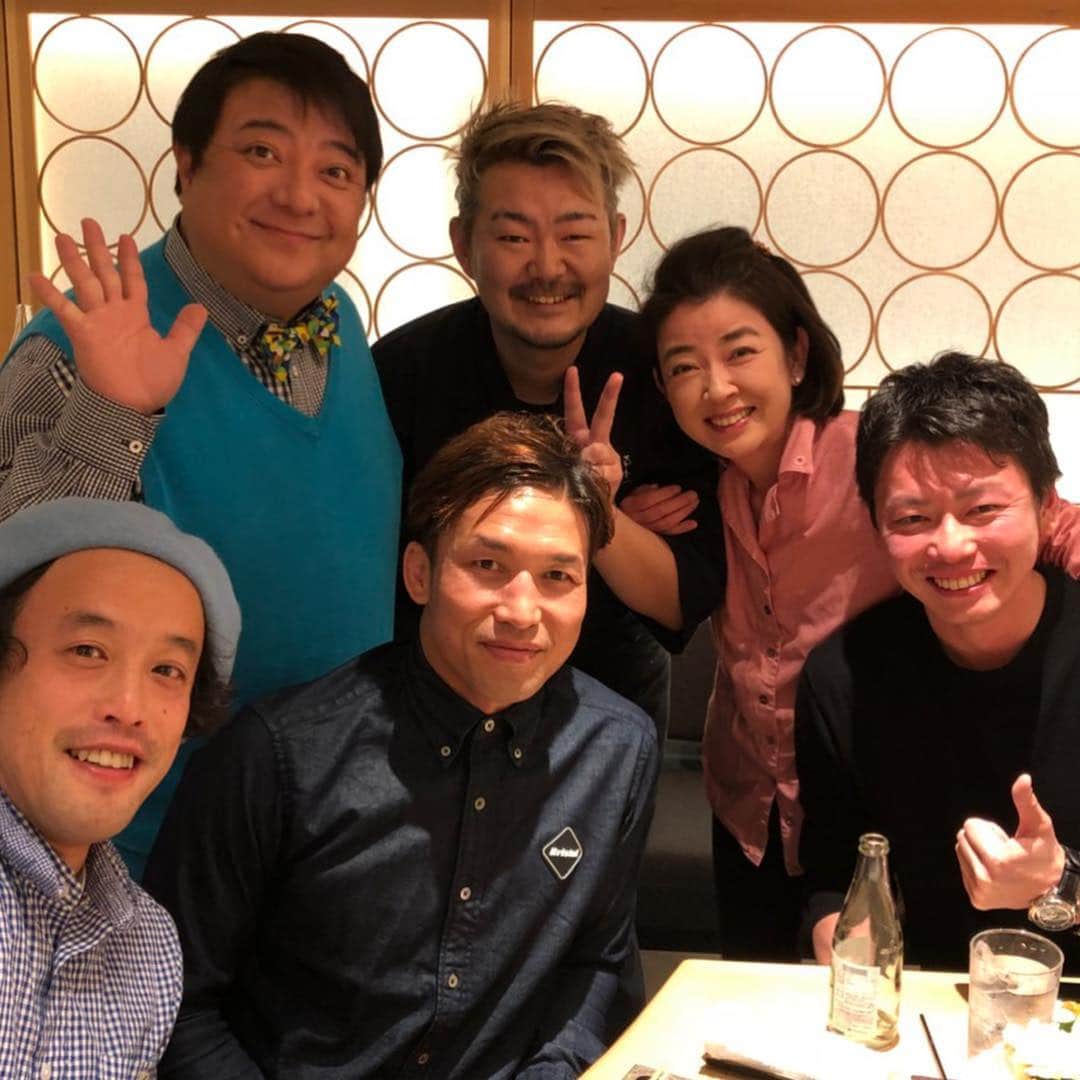 岸本加世子さんのインスタグラム写真 - (岸本加世子Instagram)「宮田ちゃんに数カ月前に予約してもらった天ぷら。住所非公開、1日１回転。過去１で美味しい天ぷらでした。シメはカレーうどんにホタテのフライがのってました。#宮田和幸#やついいちろう #彦麿呂 ご馳走さまでした！」4月8日 23時34分 - kayokokishimoto