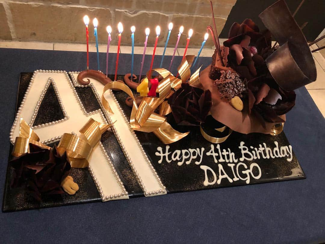 DAIGOさんのインスタグラム写真 - (DAIGOInstagram)「Thank you！My Birthday！Finish！ #41歳 #ありがとう！」4月8日 23時44分 - daigo_breakerz_