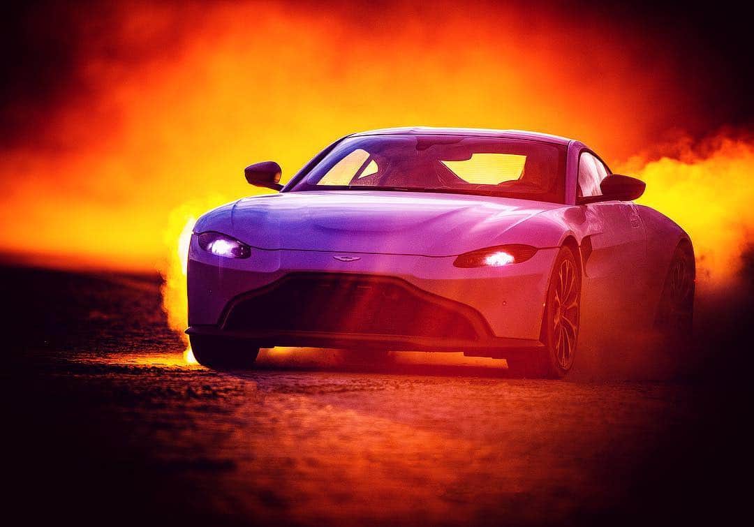 マイケル・ミュラーさんのインスタグラム写真 - (マイケル・ミュラーInstagram)「The ASTON MARTIN family is growing.  The DBX and vehicles that explore under the ocean are just a few members. Yes you read correctly, a submersible that will allow you to go explore that big blue ocean we know so little about. Marek’s vision for the automotive Giant is so progressive and his creativity rests outside the box which is why it has been so refreshing to collaborate with him.  His design skills are genius, watching him sketch and create from mind to paper and clay was something I’ll never forget. The DBX will be the coolest SUV on the road.」4月8日 23時46分 - michaelmuller7
