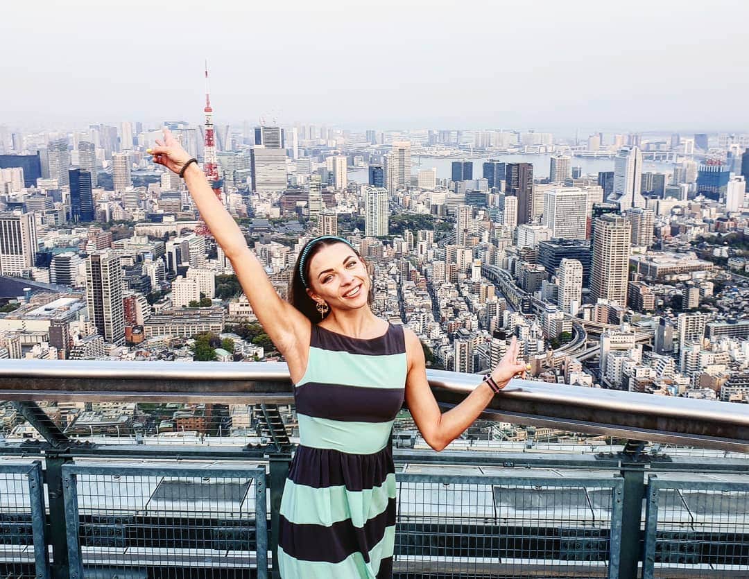メリティナ・スタニウタさんのインスタグラム写真 - (メリティナ・スタニウタInstagram)「The best view on Tokyo is from Roppongi tower 🗼. Few years ago was on top of sky tree and Tokyo tower . But here the view is really breathtaking 😍 ⠀ Забраться на высшие точки городов - стало мей традицией ! Удивительный Токио открывается отсюда 🗼🇯🇵 ⠀ #tokyo #japan #roppongihills #roppongi #skydeck #moritower #roof #tokyoroof #skyview #tokyocityview #токио #япония」4月8日 23時56分 - melitinastaniouta