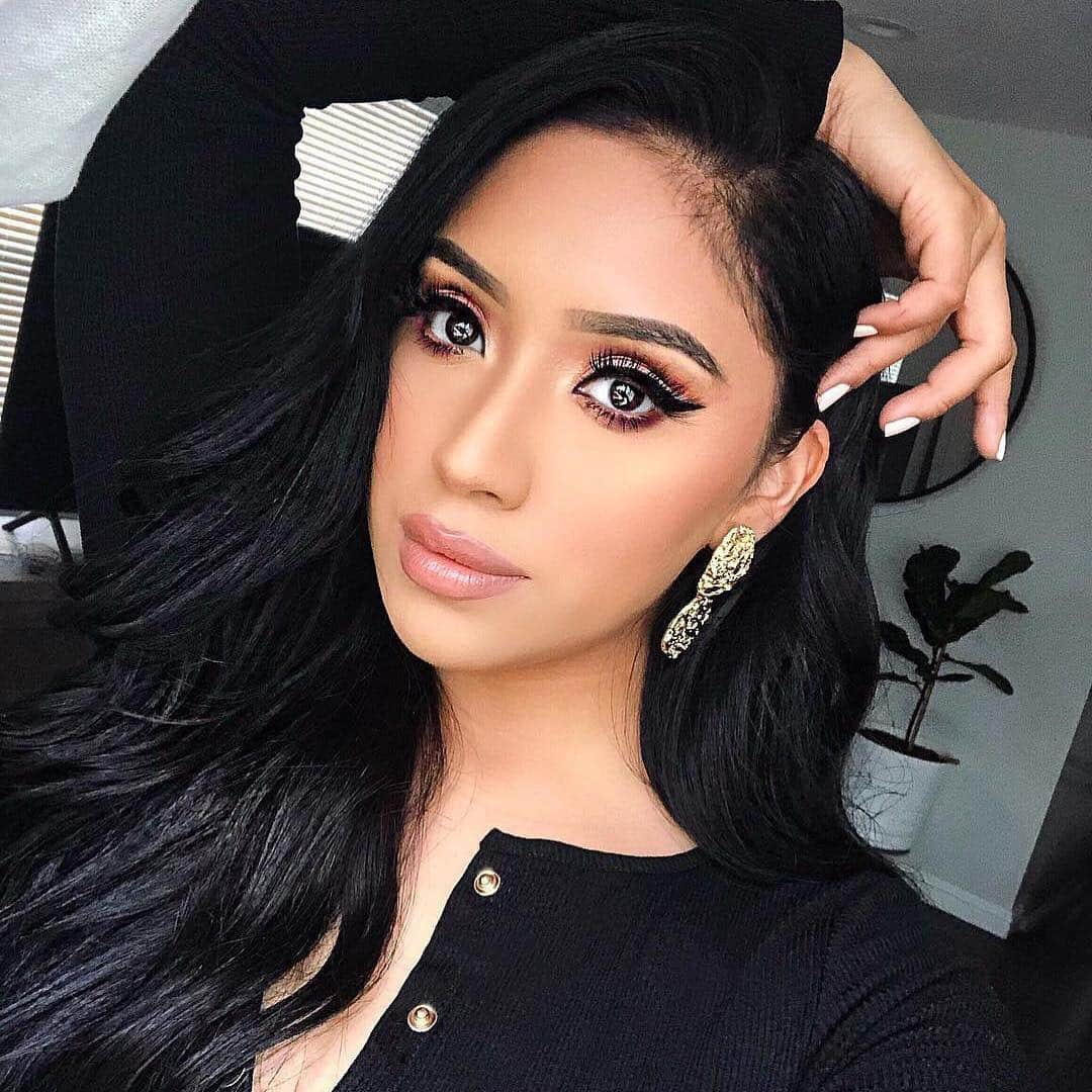 Too Facedさんのインスタグラム写真 - (Too FacedInstagram)「Babe @itslesliealvarado perfects her GLAM using our Born This Way Foundation in shade Golden Beige and Better Than Sex Mascara! 😍 #regram #toofaced」4月9日 0時07分 - toofaced