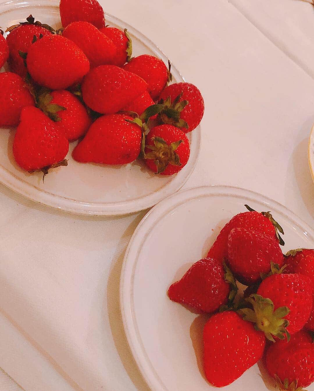 加納葉月さんのインスタグラム写真 - (加納葉月Instagram)「・ ・ ・ 🍓🍓🍓 ・ ・ ・」4月9日 0時04分 - hazukichi_21