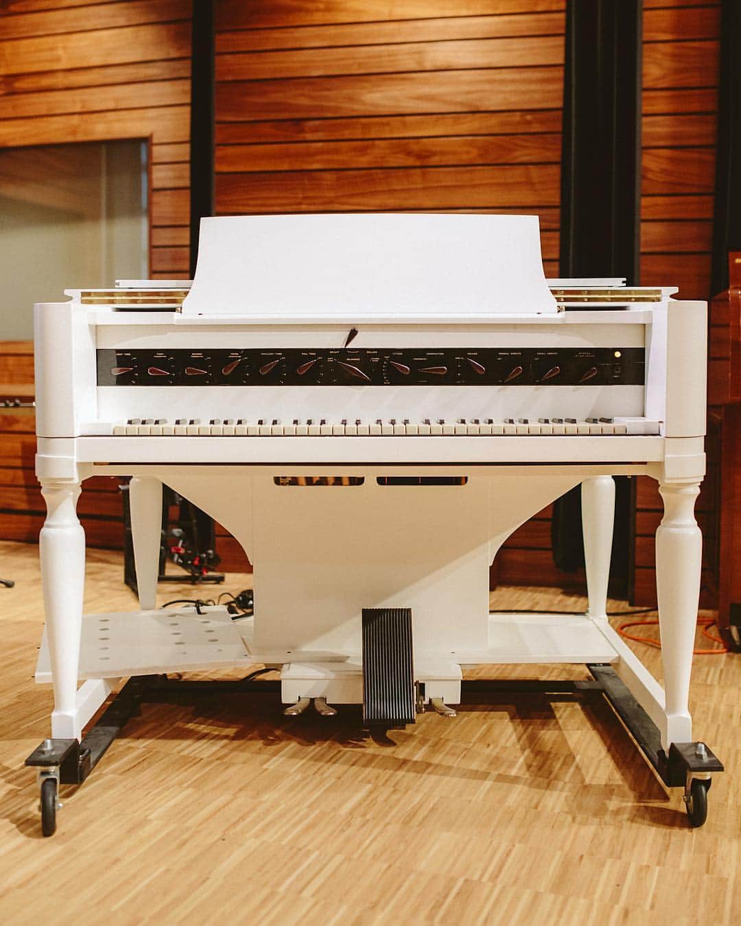 Red Bull Music Academyのインスタグラム：「Did you know that polyphonic synthesizers date back to the 1930s? The Hammond Novachord, pictured here at @nmc_canada, is often considered to be the first of its kind – decades ahead of its time. — 📷 Mike Tan #novachord #synthesizer」