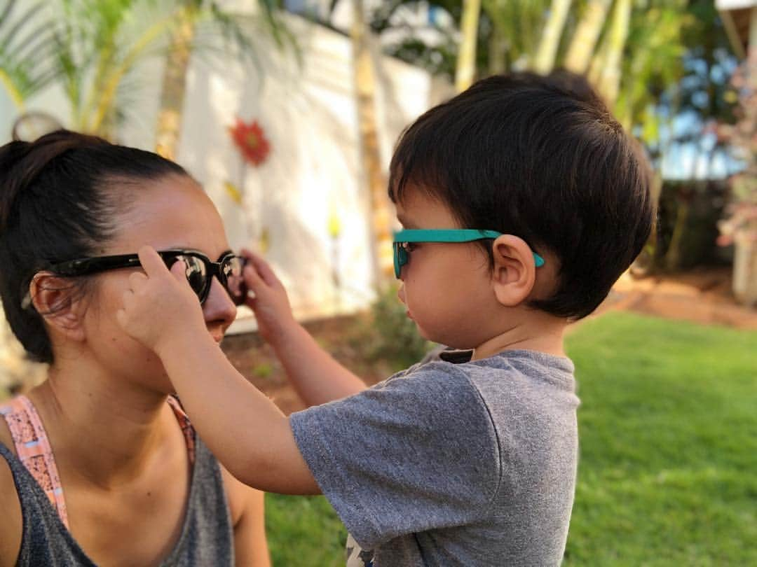 エリナ シルカさんのインスタグラム写真 - (エリナ シルカInstagram)「😎😎😎 * * * *  #hawaiilife #luckywelivehawaii #twinmom #momlife #sunglassesfashion #boygirltwins #twins #toddlerfashion #ハワイ生活 #ハワイ暮らし #双子#双子育児 #双子ママ」4月8日 15時37分 - laura_elina_ymd