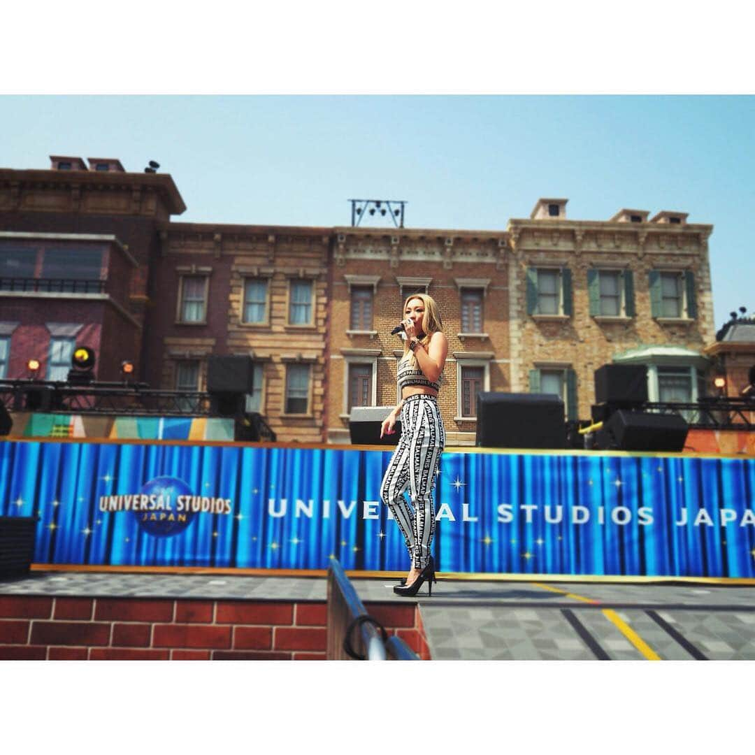 倖田來未さんのインスタグラム写真 - (倖田來未Instagram)「LIVE PHOTO📸🌍﻿ ﻿ #usj #live #2019 #倖田來未 #kodakumi #fashion #衣装 #balmain #dancer #dance #singer #artist #fan」4月8日 16時06分 - kodakumi_official