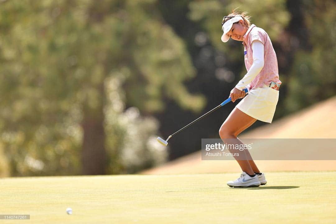 エイミー・コガさんのインスタグラム写真 - (エイミー・コガInstagram)「Thank you Katsuragi Golf Club for hosting the Yamaha Ladies Open!✨I was able to make the cut but couldn’t play my best during the weekend😭 thank you to all the sponsors, volunteers, staffs, fans, family and friends for making all this possible! Can’t wait to tee it up at the Studio Alice Women’s Open at Hanayashiki this week!🌸 #jlpga #yamahaladiesopen #shizuoka  Yamaha Ladies Open🌸 葛城でプレーするのすっごく楽しみにしてたのにいっぱいもったいないショットをうっちゃてスーパーくやしいです😭 またらいねんリベンジします！💪 こんしゅうのスタジオアリスオープンもがんばりますー😆✨ #エイミーコガ  #さいごはyumikosanとerikachan」4月8日 16時11分 - eimango