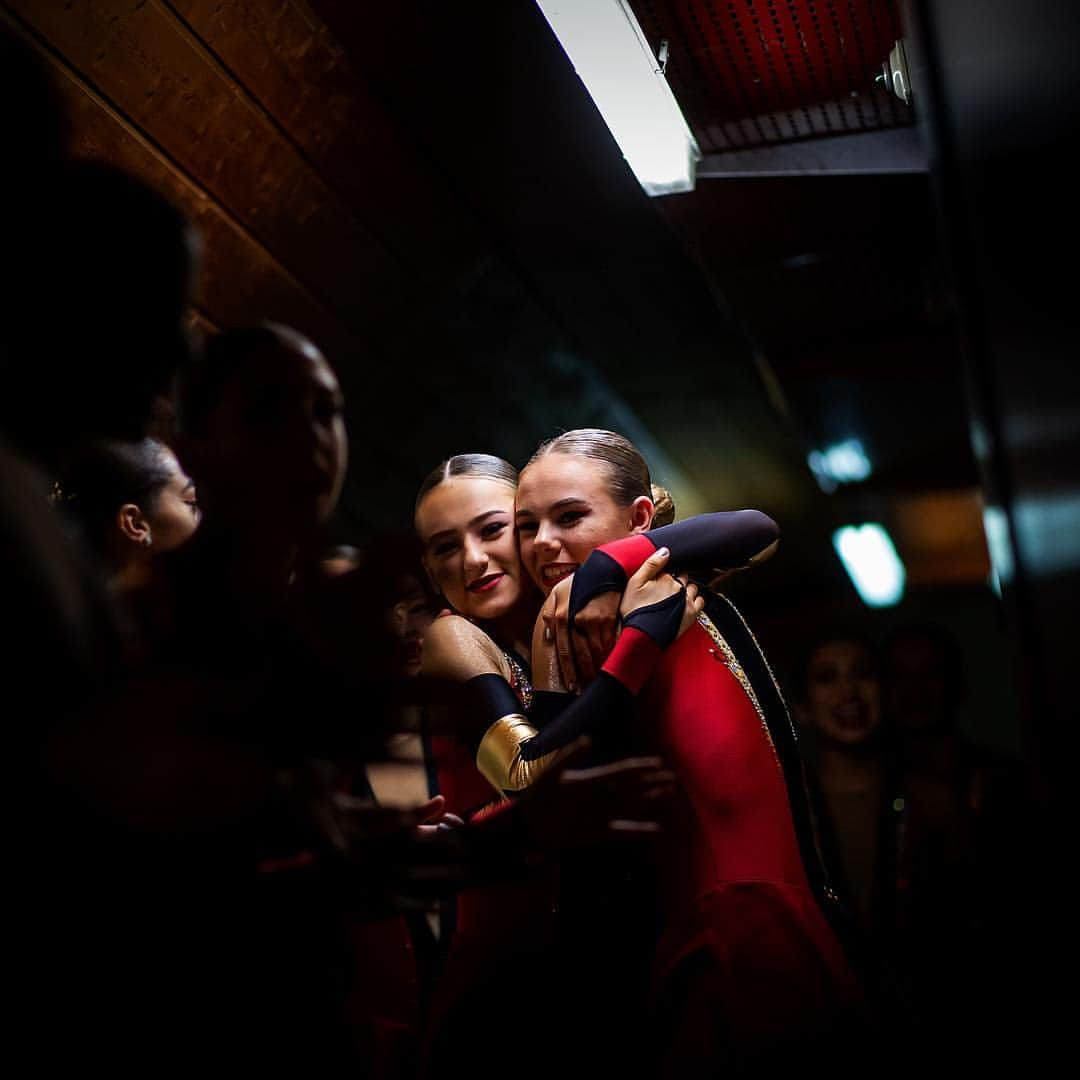 ISUグランプリシリーズさんのインスタグラム写真 - (ISUグランプリシリーズInstagram)「Commitment and team spirit. That is #SynchroSkating! This week we go to Helsinki 🇫🇮 for the big event of the year: #WorldSynchro Championships. ❓Which of these beautiful photos from the ISU World Junior Championships in Neuchâtel 🇨🇭is your favorite? 📸 by @jmfotoz」4月8日 16時27分 - isufigureskating_x