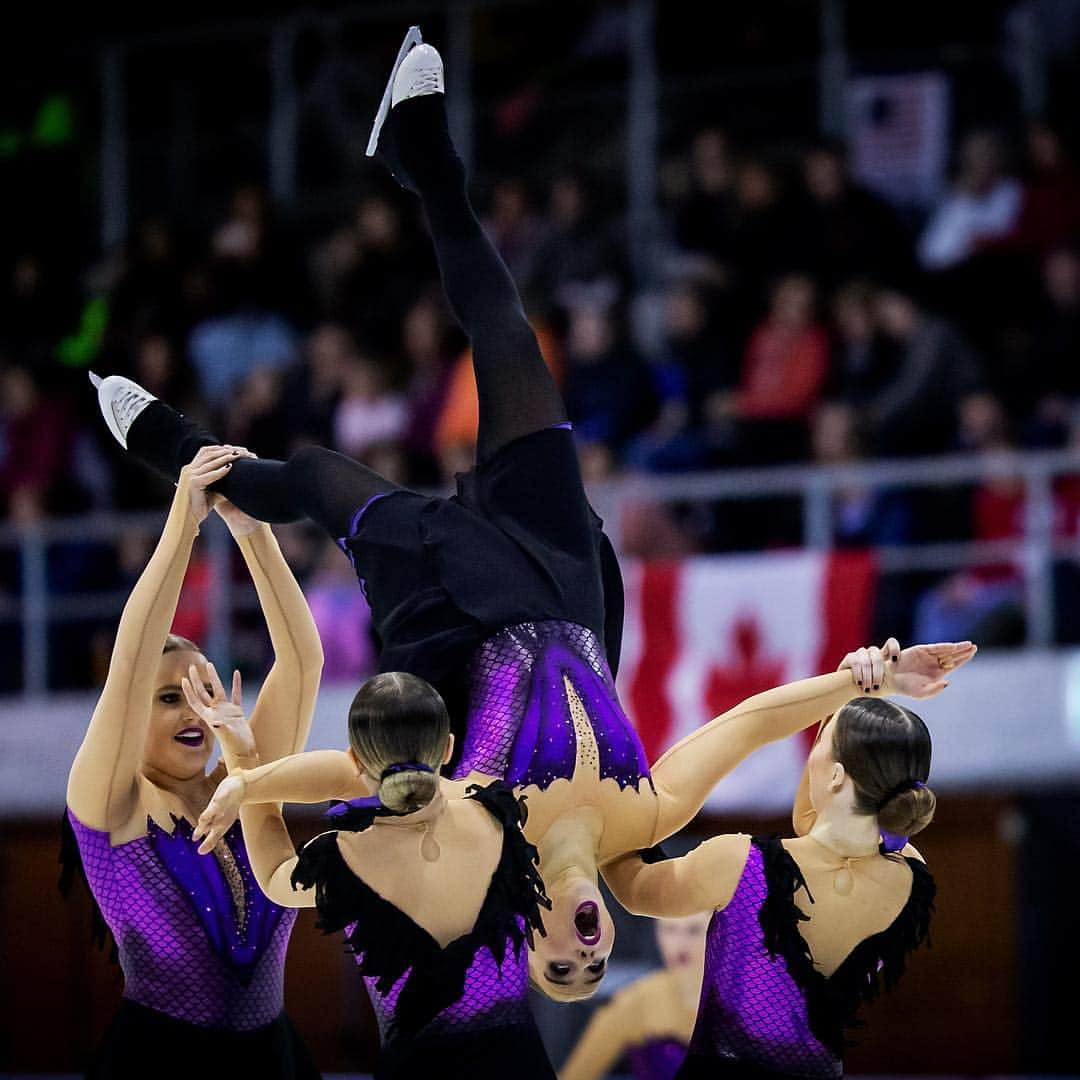 ISUグランプリシリーズさんのインスタグラム写真 - (ISUグランプリシリーズInstagram)「Commitment and team spirit. That is #SynchroSkating! This week we go to Helsinki 🇫🇮 for the big event of the year: #WorldSynchro Championships. ❓Which of these beautiful photos from the ISU World Junior Championships in Neuchâtel 🇨🇭is your favorite? 📸 by @jmfotoz」4月8日 16時27分 - isufigureskating_x