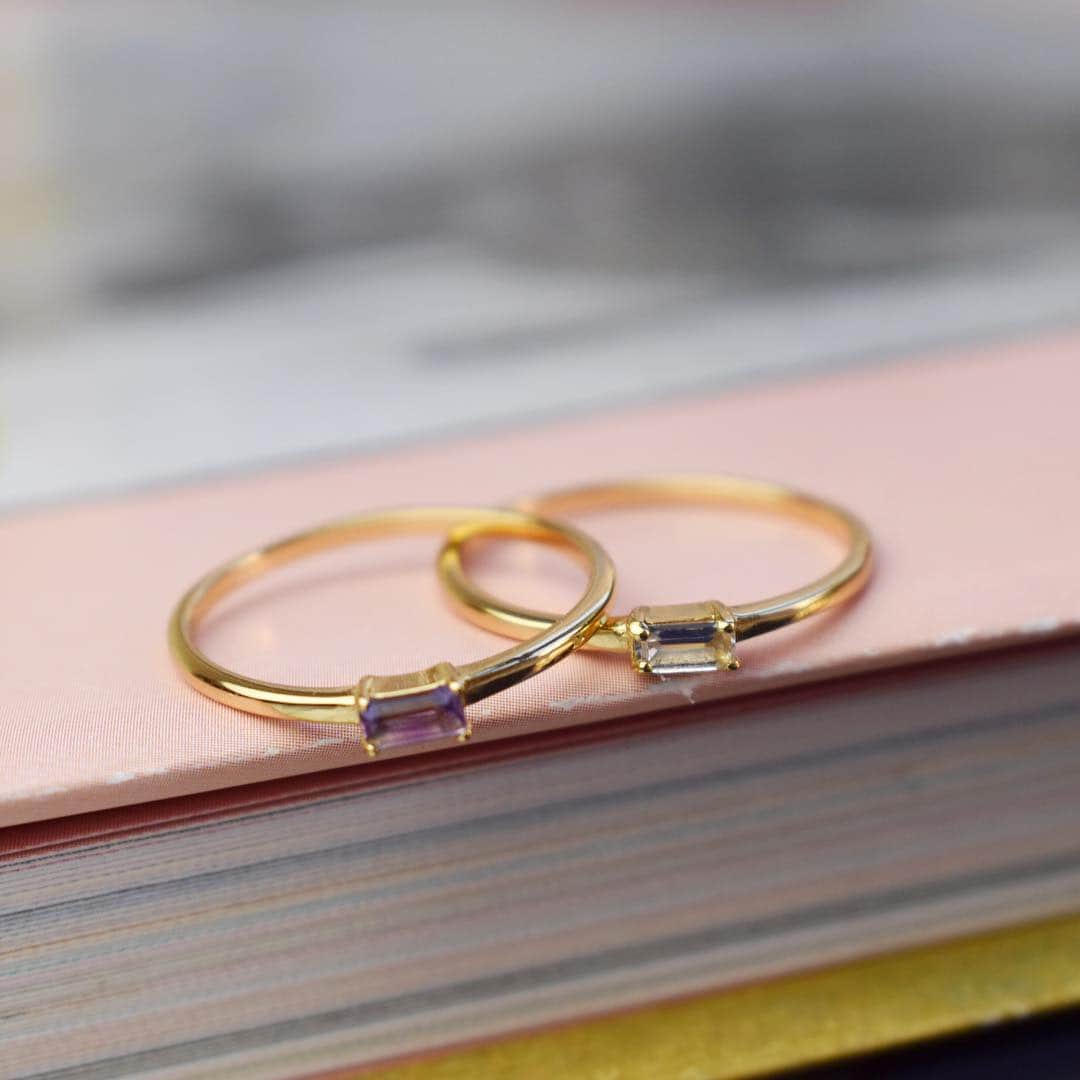 のインスタグラム：「Spring vibes with our new Confetti Collection🌷Delicate rings set with pastel-coloured gemstones #carrejewellery」
