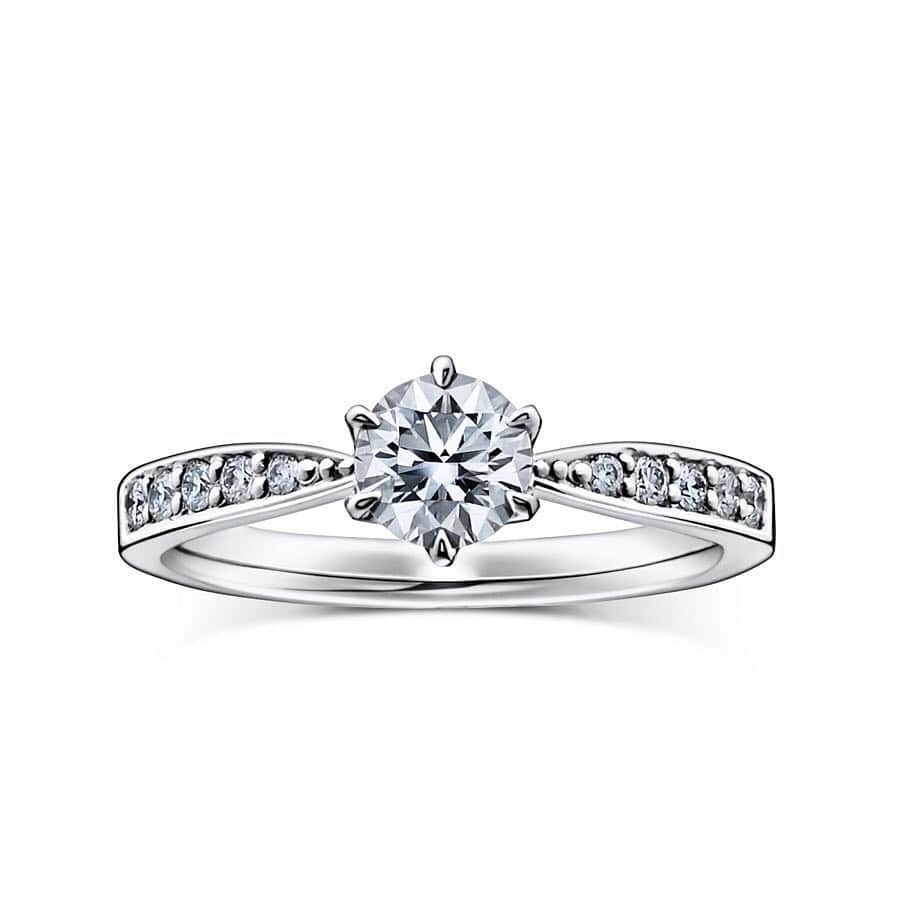 ラザール ダイヤモンド ブティック公式 | 婚約・結婚指輪さんのインスタグラム写真 - (ラザール ダイヤモンド ブティック公式 | 婚約・結婚指輪Instagram)「・ 「”なりたい私”から選ぶ、婚約指輪」 ・ 『ラヴィン』 センターでゴージャスに輝く滝から、水が舞うようにメレダイヤが光を放つ贅沢なエンゲージリングはセントラルパークにある滝『ラヴィン』をイメージ。 『パレス』 巧みな技でひねりを効かせたウェーブライン、アシンメトリーに配置されたダイヤモンドはNYの象徴パレスホテルさながらの存在感。 ラザール ダイヤモンドの豊富なラインナップなら、あなたが理想とするハピネスのイメージと重なる婚約指輪がきっと見つかります。 ・ ━－━－━－━－━－━－━－━－━－━－━－━－━－━－━ 下：RAVINE/ラヴィン(Carat : 0.20ct～/Price(税抜) : 258,000円～) 上：PALACE/パレス(Carat : 0.20ct～/Price(税抜) : 260,000円～) ━－━－━－━－━－━－━－━－━－━－━－━－━－━－━ ・ THE WORLD’S MOST BEAUTIFUL DIAMOND® 商品詳細はプロフィール @lazarediamond_boutique のURLからどうぞ ・ ご予約のうえ、初来店の方に2,000円分のJCB商品券をプレゼント ・ #ラザールダイヤモンド #lazarediamond #プロポーズ #ブライダルリング #マリッジリング #エンゲージリング #エンゲージメントリング #ダイヤモンド #ダイヤモンドリング #プラチナリング #ジュエリー #ring #bridal #jewelry #結婚 #指輪 #婚約 #婚約指輪 #結婚指輪 #婚約指輪選び #結婚指輪選び #指輪探し #婚約しました #結婚しました #結婚式 #結婚式準備 #2019年春婚 #2019年夏婚 #2019年秋婚 #2019年冬婚」4月8日 17時03分 - lazarediamond_boutique