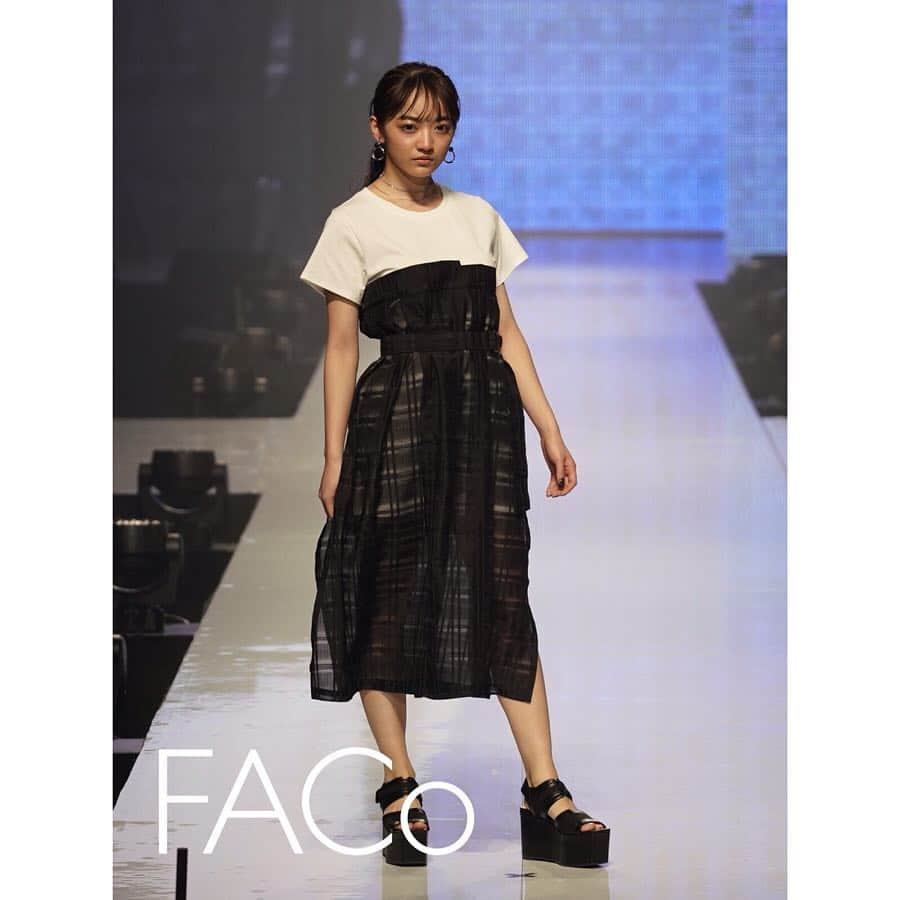 EMODAさんのインスタグラム写真 - (EMODAInstagram)「ㅤㅤㅤ 【FACo】 ㅤㅤㅤ FUKUOKA ASIA COLLECTION 2019 SPRING/SUMMER  #Reportㅤㅤㅤ ㅤㅤㅤ -MODEL- ・久間田琳加 @rinka_kumada0223 ㅤㅤㅤ  ㅤㅤㅤ ・八波涼佳 @yatsunami_ryoka ㅤㅤㅤ ・田中芽衣 @mei_tnk  ㅤㅤㅤ ・下村実生 @miki_shimomura_ㅤㅤㅤ  ㅤㅤㅤㅤㅤㅤ #EMODA #FACo #久間田琳加 #八波涼佳 #田中芽衣 #下村実生」4月8日 17時18分 - emoda_official