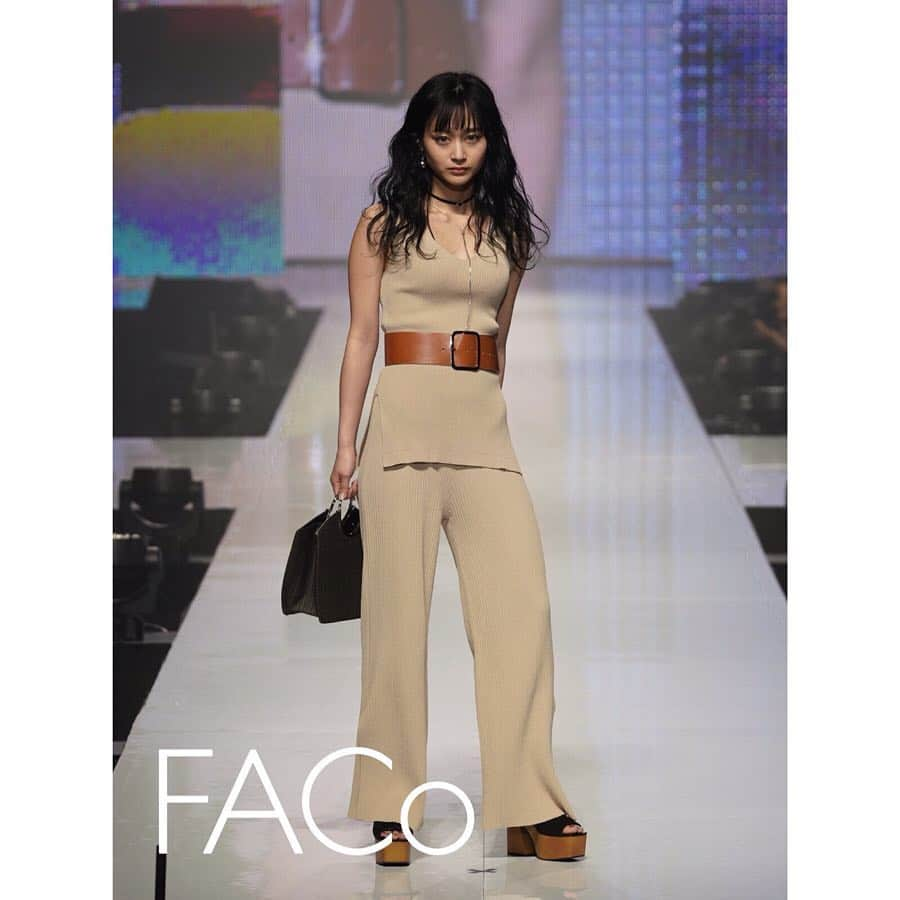 EMODAさんのインスタグラム写真 - (EMODAInstagram)「ㅤㅤㅤ 【FACo】 ㅤㅤㅤ FUKUOKA ASIA COLLECTION 2019 SPRING/SUMMER  #Reportㅤㅤㅤ ㅤㅤㅤ -MODEL- ・久間田琳加 @rinka_kumada0223 ㅤㅤㅤ  ㅤㅤㅤ ・八波涼佳 @yatsunami_ryoka ㅤㅤㅤ ・田中芽衣 @mei_tnk  ㅤㅤㅤ ・下村実生 @miki_shimomura_ㅤㅤㅤ  ㅤㅤㅤㅤㅤㅤ #EMODA #FACo #久間田琳加 #八波涼佳 #田中芽衣 #下村実生」4月8日 17時18分 - emoda_official