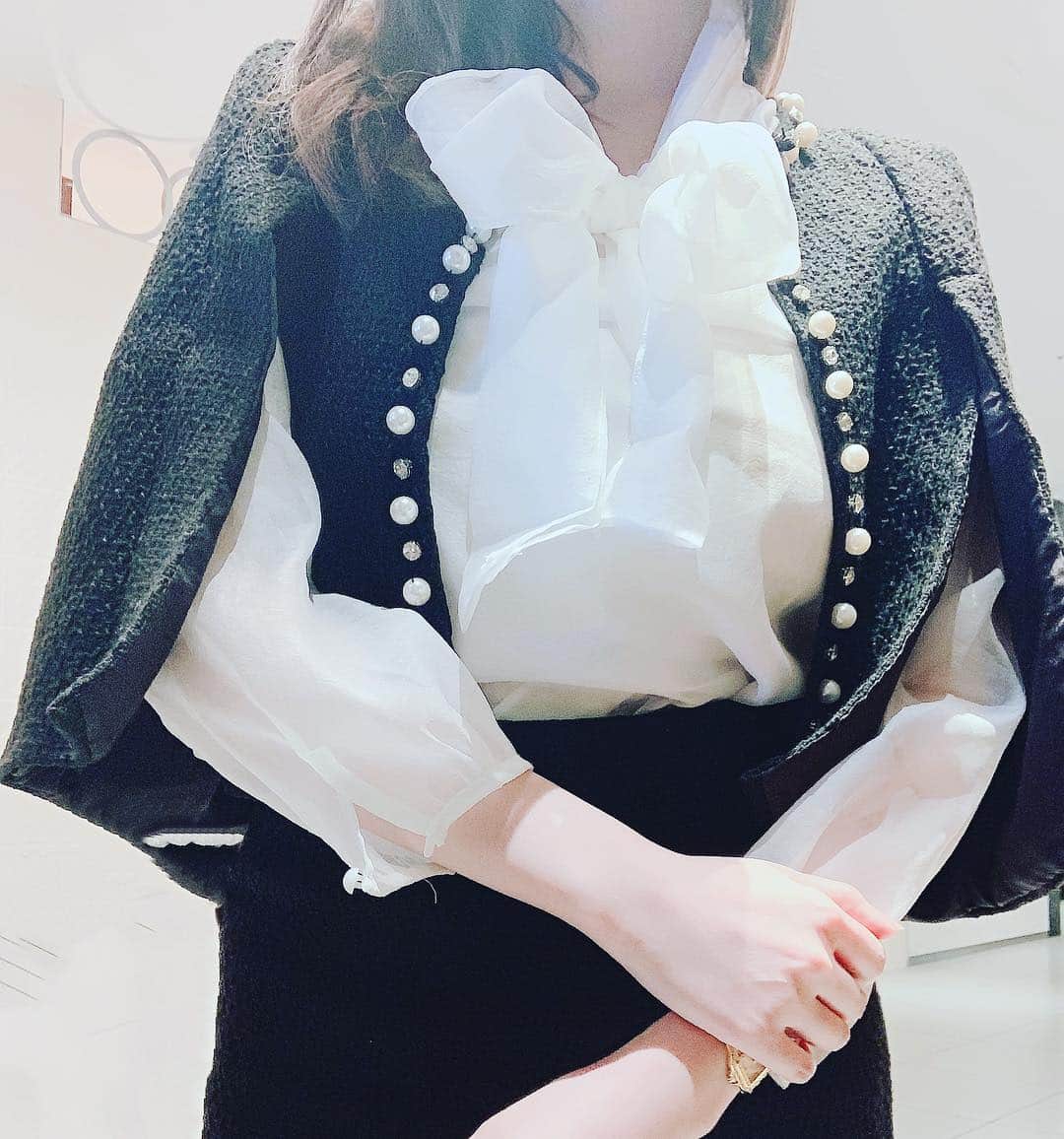 森下悠里さんのインスタグラム写真 - (森下悠里Instagram)「パールとビジューたっぷりのジャケット 大きなリボンブラウス ミニスカの3点set✨✨ - 最近 @bloomy_select の甘く可愛い系👗にメロメロ💓 - #ootd #fashion #fashionista #jacket #skirt #blouse」4月8日 17時19分 - yuurimorishita