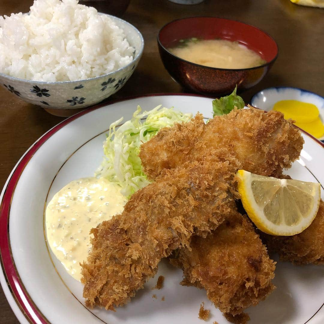 アンジェラ佐藤さんのインスタグラム写真 - (アンジェラ佐藤Instagram)「旭川食い倒れ母娘旅なう！ 1軒目は「自由軒」孤独のグルメで紹介されてたお店どすどす(･ω･) #アンジェラ佐藤 #母娘旅 #旭川グルメ #自由軒 #孤独のグルメ #五郎セット #母ちゃんは豚丼オーダー #母上なまら豚丼をお気に召した模様」4月8日 17時20分 - angela_satou