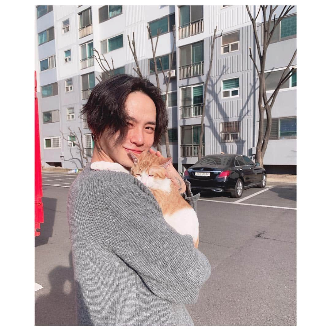 クォン・ヨンドンさんのインスタグラム写真 - (クォン・ヨンドンInstagram)「치즈납치해오고싶다😿💕 @cheese_ig_」4月8日 17時21分 - _______youngmoney