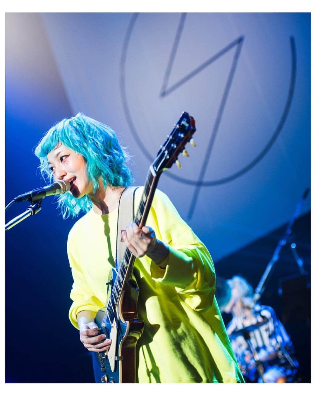 MAMIさんのインスタグラム写真 - (MAMIInstagram)「"SCANDAL MANIA TOUR 2019" 東京！！ファイナル〜！！ 新木場コーストの飽和水蒸気量100超えてたよね？！ ライブ終わった後の風呂上がり完全体たるや😂 最高だったよお〜！！ マニアのみんな、本当にいつもあにがとう❤️ これからも絶対集中よろしく〜🤞🤞 . . . #マニアツアー #東京 #集中 #絶対集中 #🤞 #愛してるよマニア #飽和水蒸気量 #雨降る #いや確実に #雨降ったよね？ #お風呂上がり #ぼかぽかのぽか #マニアの皆さん #これからも #よろしくどうぞ . 📸 @satoshihata87」4月8日 17時29分 - mmts_dayo