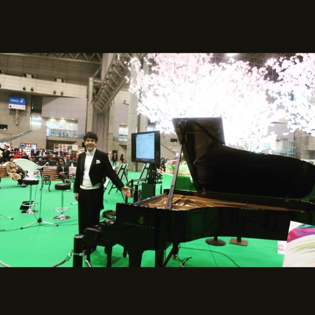 金子三勇士さんのインスタグラム写真 - (金子三勇士Instagram)「Photo: SJL April 5. #AutomobileCouncil #Japan #2019 #MakuhariMesse #Steinway #Spirio #SteinwayArtist #MiyujiKaneko #Piano #Pianist #幕張メッセ #スタインウェイ #ピアノ #ピアニスト #金子三勇士 #演奏 #ピアノリサイタル @steinwayandsons」4月8日 17時36分 - miyujikaneko_official