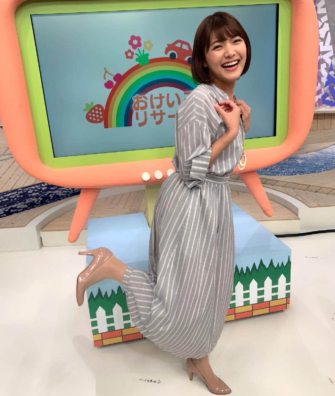 木岡真理奈さんのインスタグラム写真 - (木岡真理奈Instagram)「きょう入学式だった方おめでとうございます！✨ ・ そうじゃなかった方も、 ピカピカの新一年生のような気持ちでがんばりましょう…(？) ・ #テレっちのたまご #おけいこリサーチ #社会人3年生 #ランドセルしょってるつもり」4月8日 17時40分 - kutv_kioka